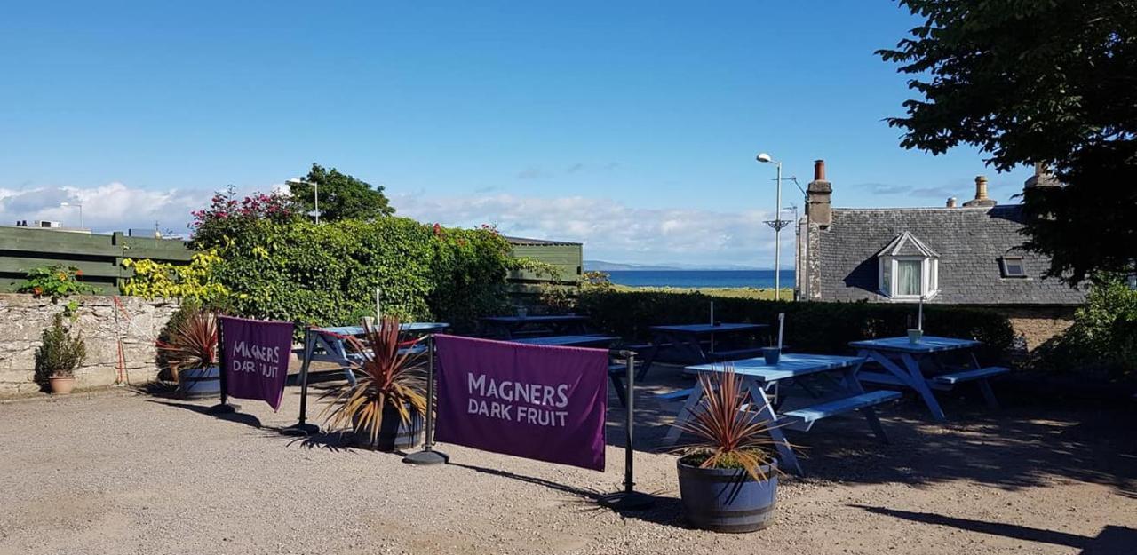 Hotel The Havelock à Nairn Extérieur photo